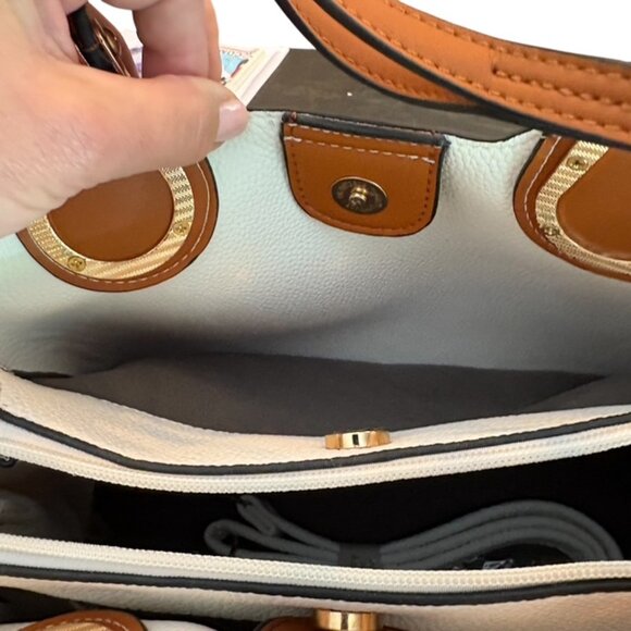 Empire Pebbled faux leather handbag white with gold horseshoe detail NWT - Picture 4 of 8